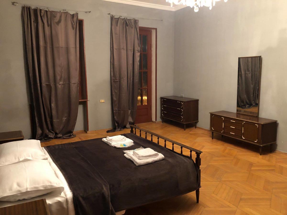 Lucky Family Hotel Тбілісі Екстер'єр фото