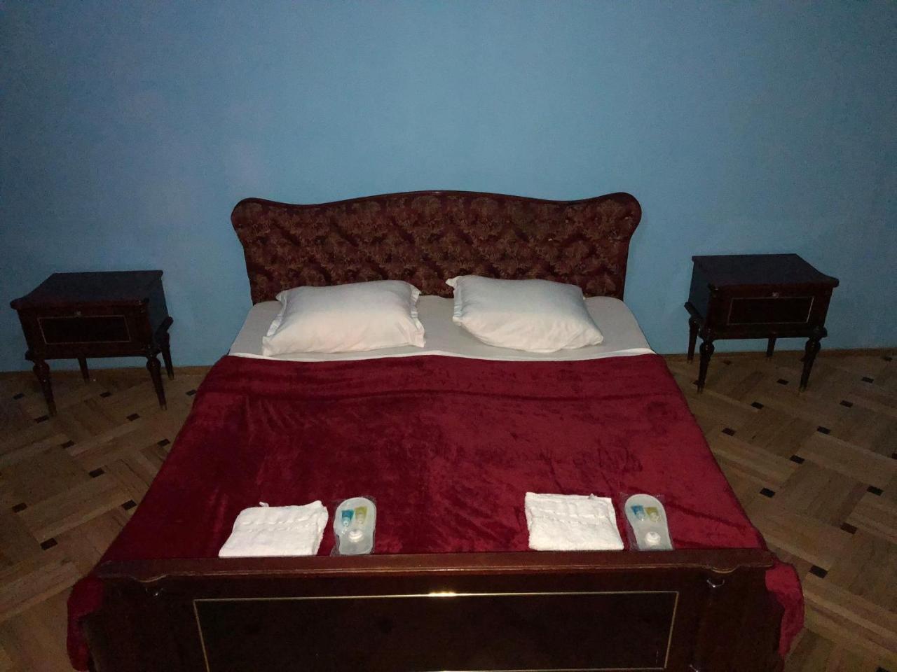 Lucky Family Hotel Тбілісі Екстер'єр фото