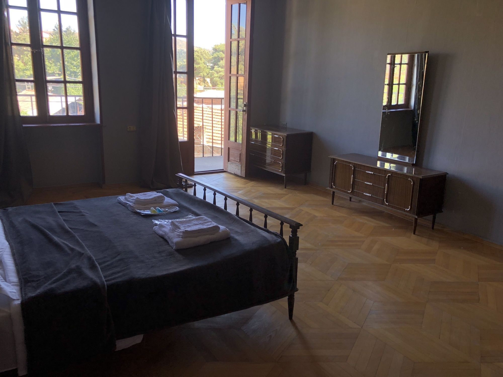Lucky Family Hotel Тбілісі Екстер'єр фото