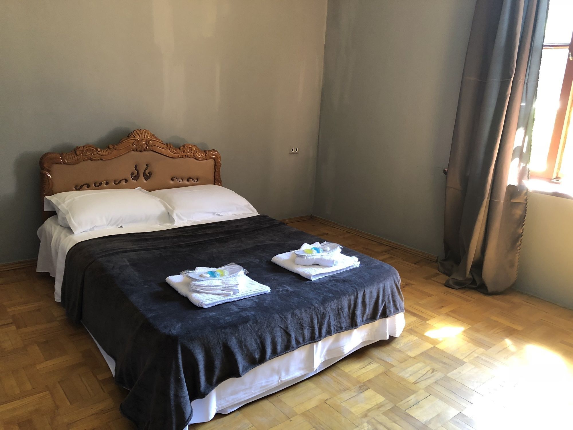 Lucky Family Hotel Тбілісі Екстер'єр фото