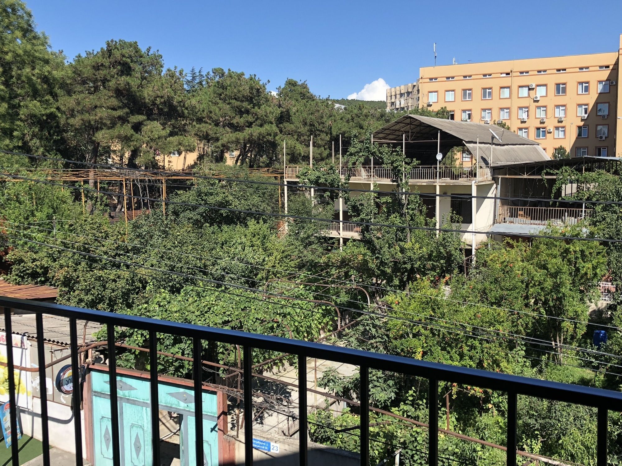 Lucky Family Hotel Тбілісі Екстер'єр фото